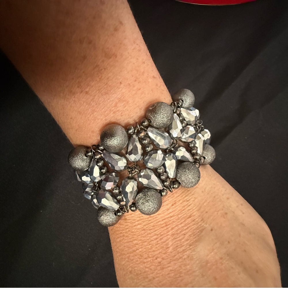 Women’s Metallic Gray Alfani Beaded Stretch Bracelet